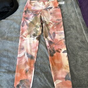 NWT Old Navy Powersoft 7/8 Ankle Leggings with Floral Design